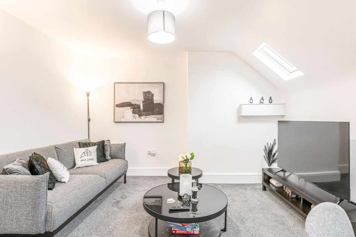 Modern Apartment In Central Location With Free Parking, Fast Wifi, Smart Tv With Netflix, Prime And Disney By Yoko Property Nottingham Exterior photo