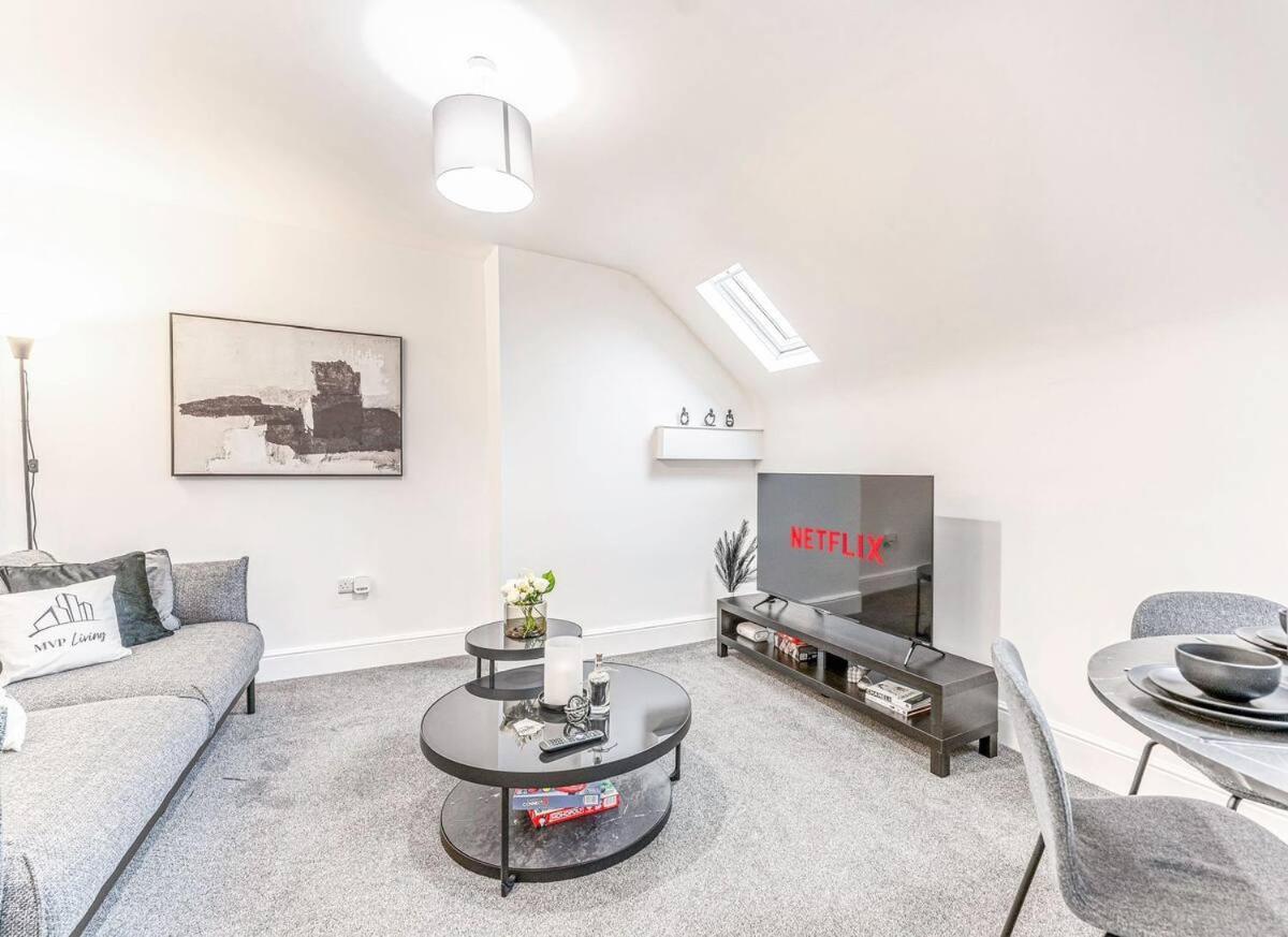 Modern Apartment In Central Location With Free Parking, Fast Wifi, Smart Tv With Netflix, Prime And Disney By Yoko Property Nottingham Exterior photo